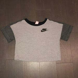 Women’s Nike crop tee